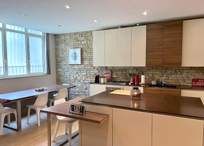 R39 Elegant With Private Parking * Milan